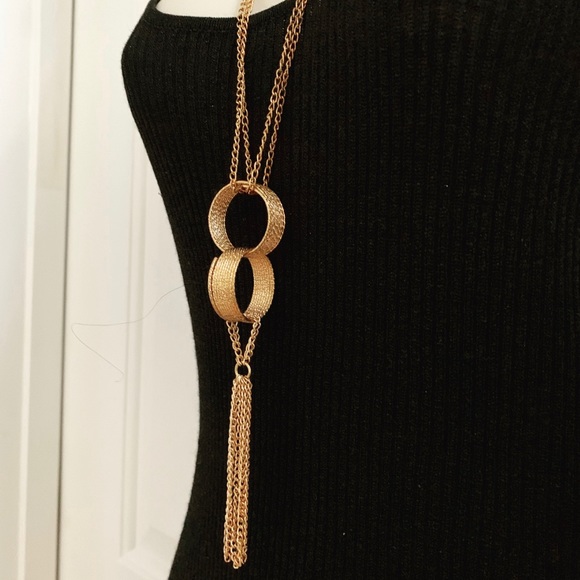 Gold Circle Tassle Necklace - Picture 2 of 4